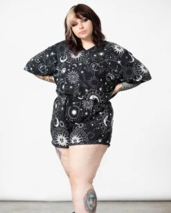 KILLSTAR Cosmos Shorts -Halloween Kostüm Geschäft killstar cosmos shorts astro print sonne mond sterne shorts gothic shorts gothic accessoires und geschenkideen killstar cosmos shorts 53518 3