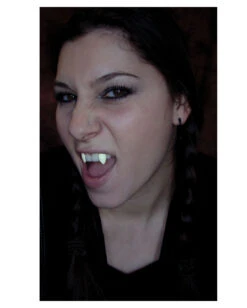 Scarecrow Vampirzähne UV Aktiv Regulär 5 Scarecrow Vampirzähne UV Aktiv Regulär -Halloween Kostüm Geschäft scarecrow vampir zaehne glow in the dark leuchtende vamirzaehne 18966 03 a16487e187